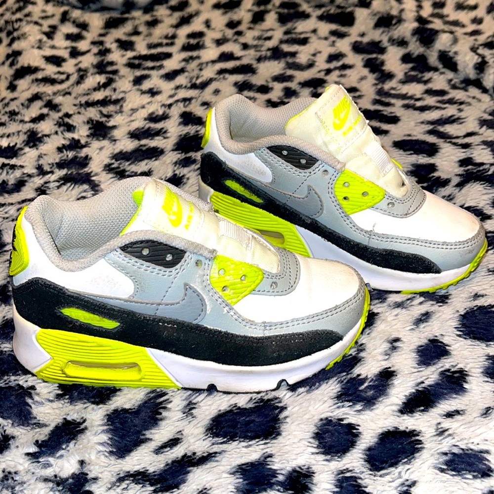 Gender neutral Nike air max size 11c
